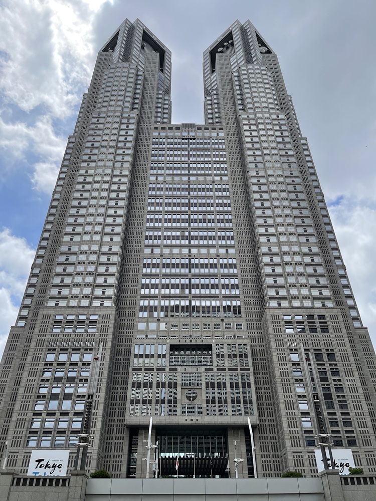 東京都庁訪問当日の写真・日本弁理士会関東会 東京委員会 23区部会長として東京都庁を訪問いたしました。